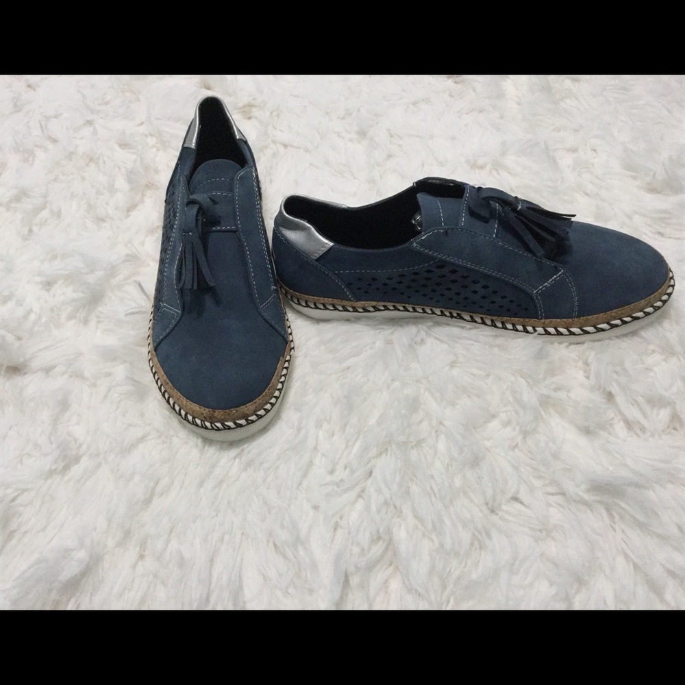 Casual Blue Sneakers - Picture 4 of 5